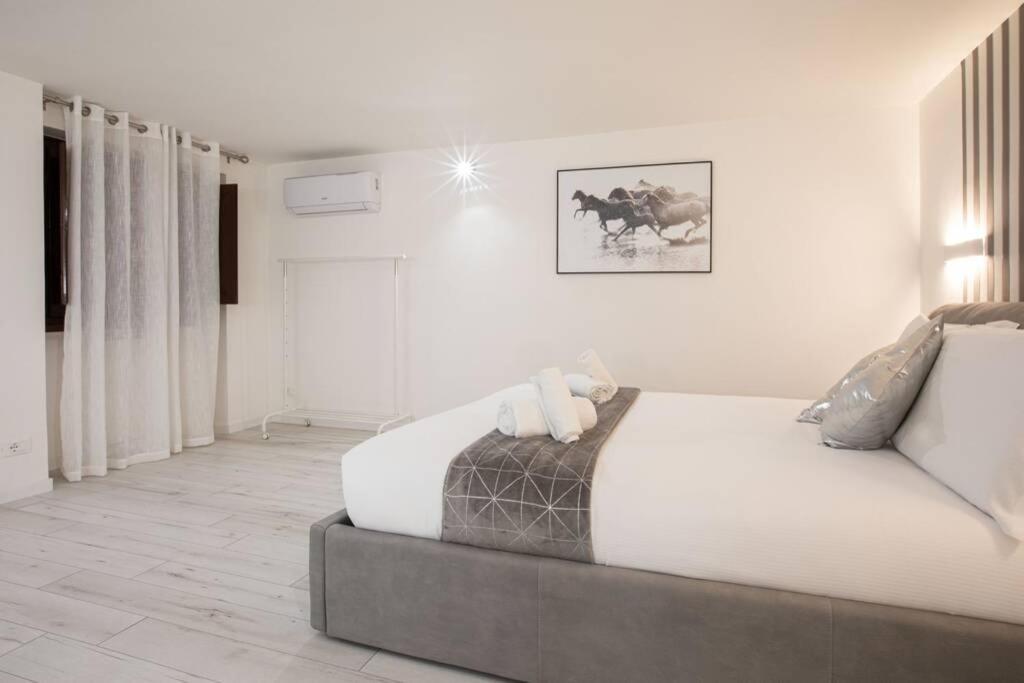 Unforgettable Split Level Jacuzzi Suite Navona - Top Collection Roma Ngoại thất bức ảnh