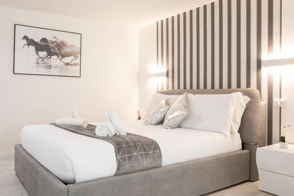 Unforgettable Split Level Jacuzzi Suite Navona - Top Collection Roma Ngoại thất bức ảnh